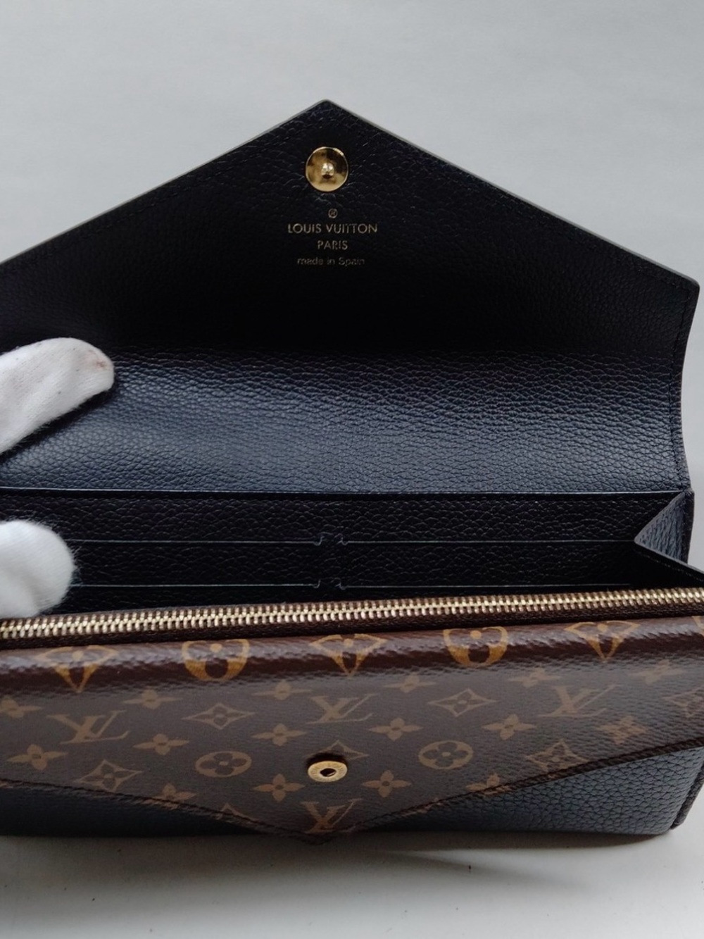 RARE 🌟 LOUIS VUITTON Double V Black/Monogram Wallet /Unbranded Chain - Picture 7 of 12